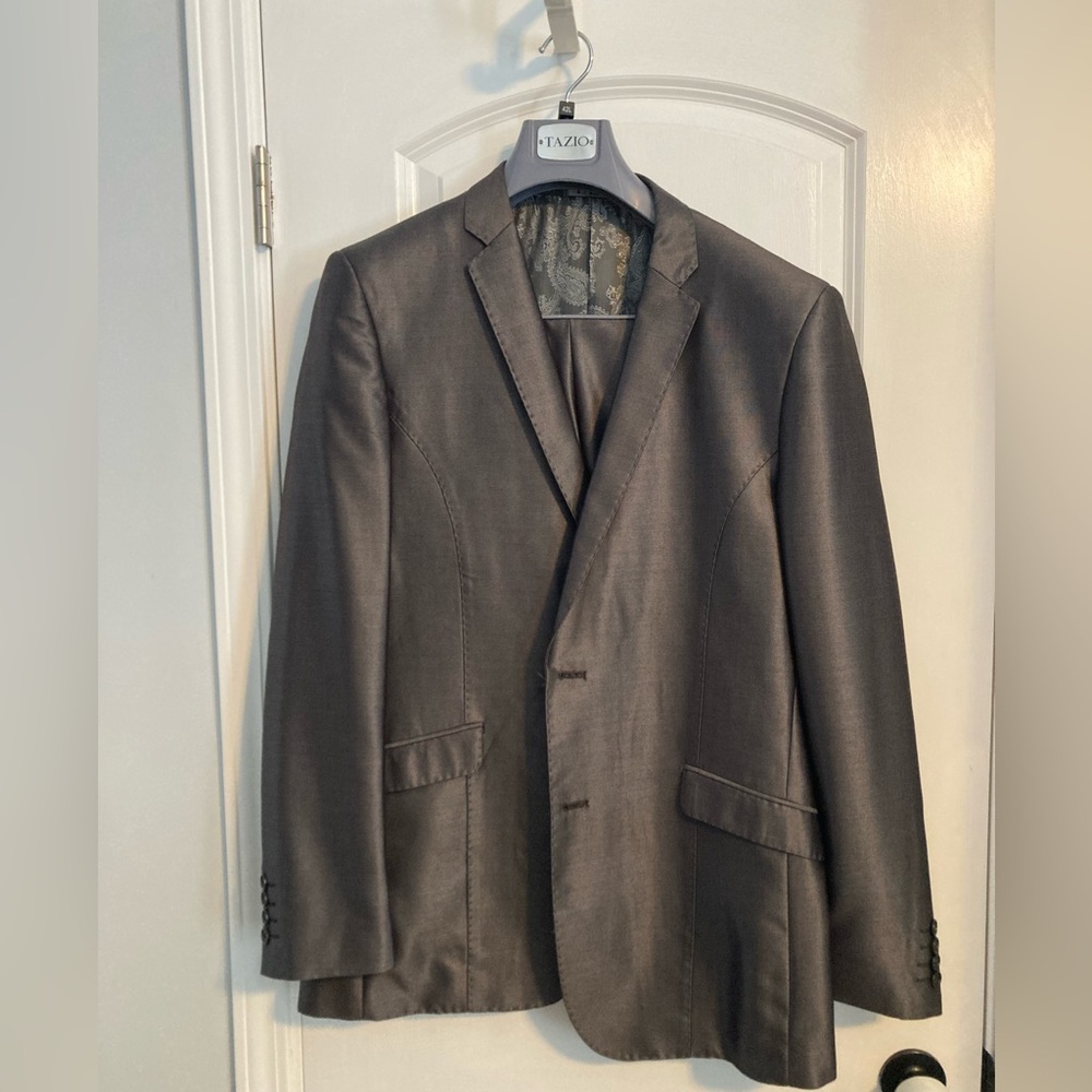 Tazio Sharkskin Wool Suit 42L